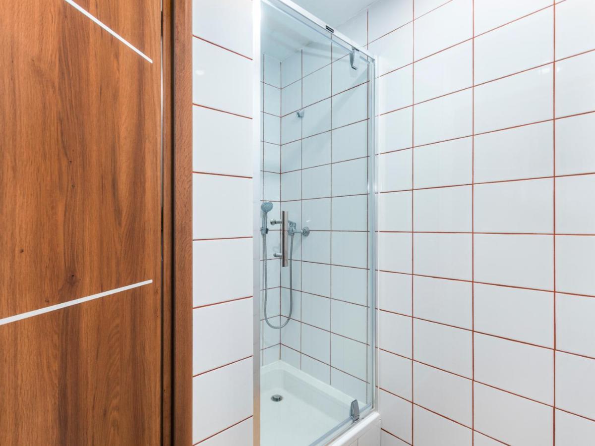 Luxhostel24 ורשה מראה חיצוני תמונה