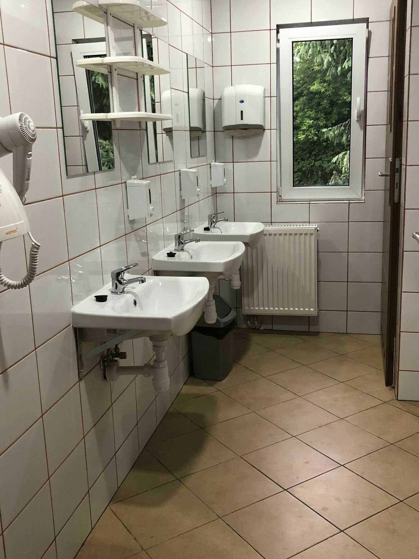 Luxhostel24 ורשה מראה חיצוני תמונה